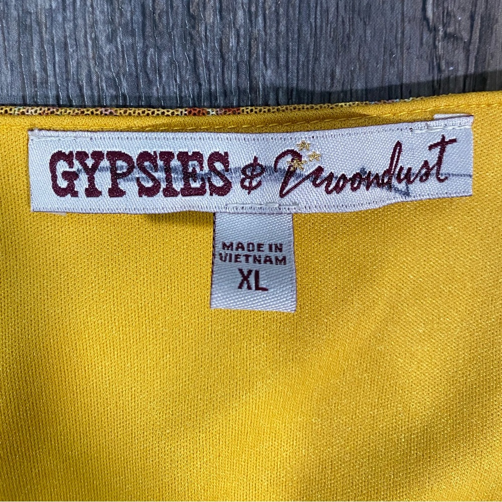 GYPSIES & MOONDUST Crop Ruffle Top - Picture 3 of 3
